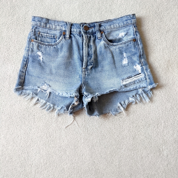 Blanknyc distressed cutoff jean shorts size 26 - Picture 1 of 8